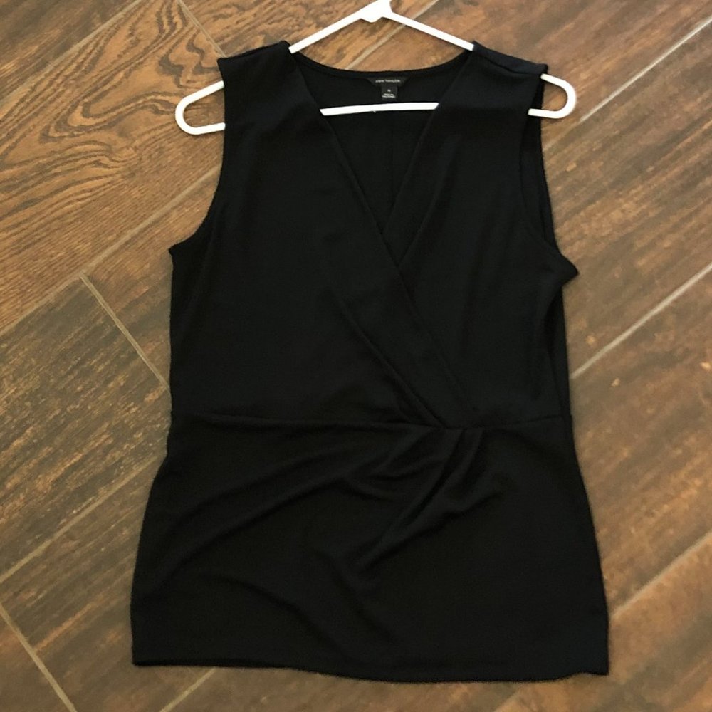 V-Neck Sleeveless business top